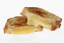 Sandwich de queso a la parrilla - foto de stock