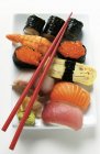 Маки, gunkan та нігірі-суші — стокове фото