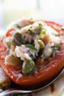 Tomates recheados com atum — Fotografia de Stock