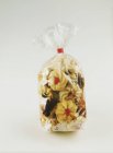 Ассорти печенья в сумке — стоковое фото