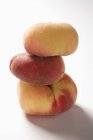 Fresh ripe peaches — Stock Photo