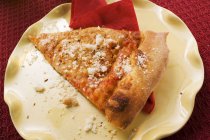 Pièce de pizza Margherita — Photo de stock