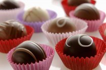 Chocolates em caixas de papel — Fotografia de Stock