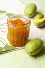 Mango-Marmelade im Glas — Stockfoto