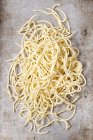 Pastas frescas de espagueti sin cocer - foto de stock