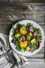 Mixed salad with spinach — Stock Photo