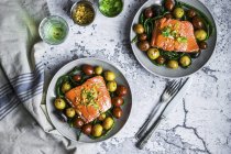 Grilled salmon with beans — Stock Photo