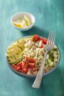 Salada de cuscuz e grão de bico — Fotografia de Stock