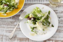Salads with boiled eggs and shaved Pecorino — Stock Photo
