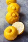 Limones bergamotas frescos - foto de stock