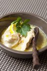 Chicken breast in lemon and coconut sauce — Stock Photo