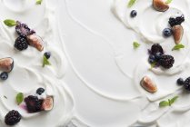 Yogurt with fresh fruits — Stock Photo
