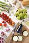 Disposição de verduras frescas — Fotografia de Stock