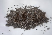 Semillas de chía en montón - foto de stock