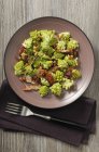 Romanesco brócoli con tocino - foto de stock