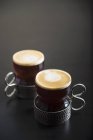 Café en tazas de café turco - foto de stock