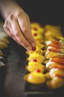 Mini Cupcakes mit Johannisbeeren — Stockfoto