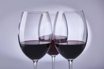 Очки с красным вином — стоковое фото