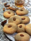 Biscotti speziati con farina — Foto stock
