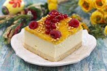 Fruit cheesecake for Easter — Stock Photo