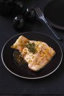 Filet de saumon frit — Photo de stock
