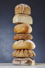 Pila di pane al forno — Foto stock