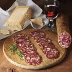 Salchichon und Parmesan — Stockfoto