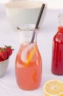 Homemade rhubarb and strawberry lemonade — Stock Photo