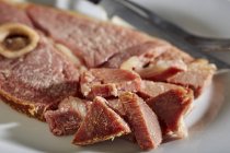 Traditionell gepökeltes Landschinken-Steak — Stockfoto