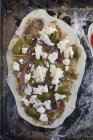 Pizza caseira com mussarela — Fotografia de Stock