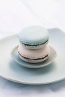 White and turquoise macaroons — Stock Photo
