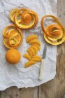 Filetes e casca de laranja — Fotografia de Stock
