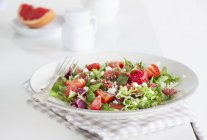 Summer salad with lettuce — Stock Photo