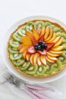 Primo piano vista di frutta e crema di vaniglia flan — Foto stock