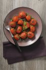 Gebratene Tomaten mit Kräutern — Stockfoto