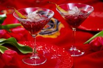 Cocktails with pomegranate seeds — Stock Photo
