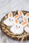 Galletas de conejo de Pascua - foto de stock