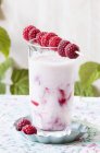 Raspberry smoothie with yoghurt — Stock Photo