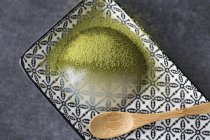 Raindrop cake with matcha tea powder — Stock Photo