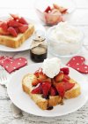 Brioche toast with strawberries — Stock Photo