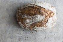 Laib knuspriges Brot — Stockfoto