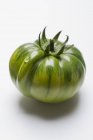 Tomate verde fresco - foto de stock