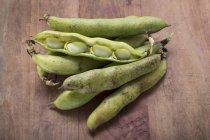 Broad beans in pods — Stock Photo