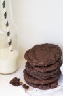 Chocolate cookies and milk — Stock Photo