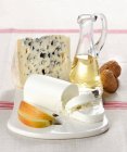 Blue cheese over towel — Stock Photo