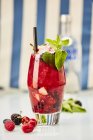 Summer cocktail with berries — Stock Photo