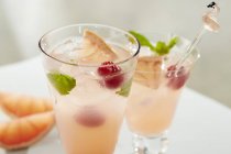 Paloma cocktails with grapefruit — Stock Photo