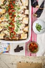 Enchiladas con carne di maiale e salsa — Foto stock