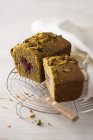 Sliced Pistachio and raspberry cake — Stock Photo