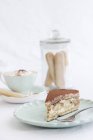 Stück Tiramisu-Kuchen — Stockfoto